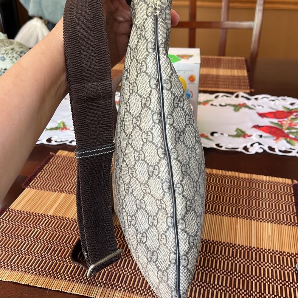 Gucci GG Messenger Crossbody Bag - Picture 8 of 16
